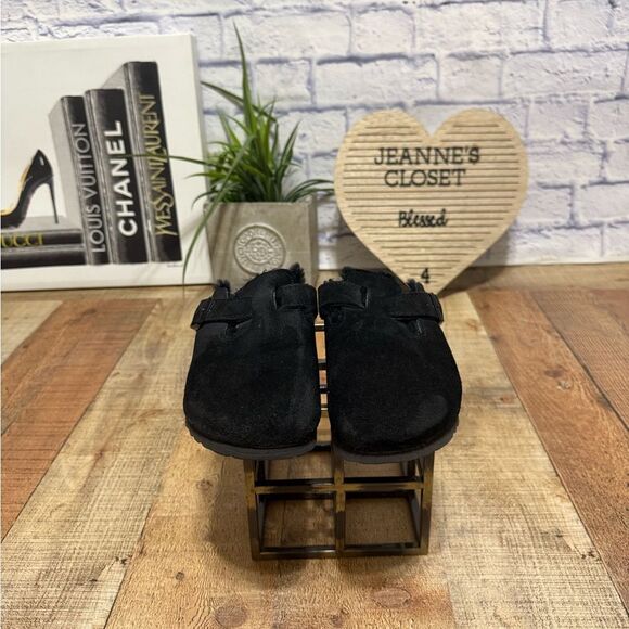 Boston Shearling
Suede Leather - Black
Size 37 narrow - Picture 5 of 11